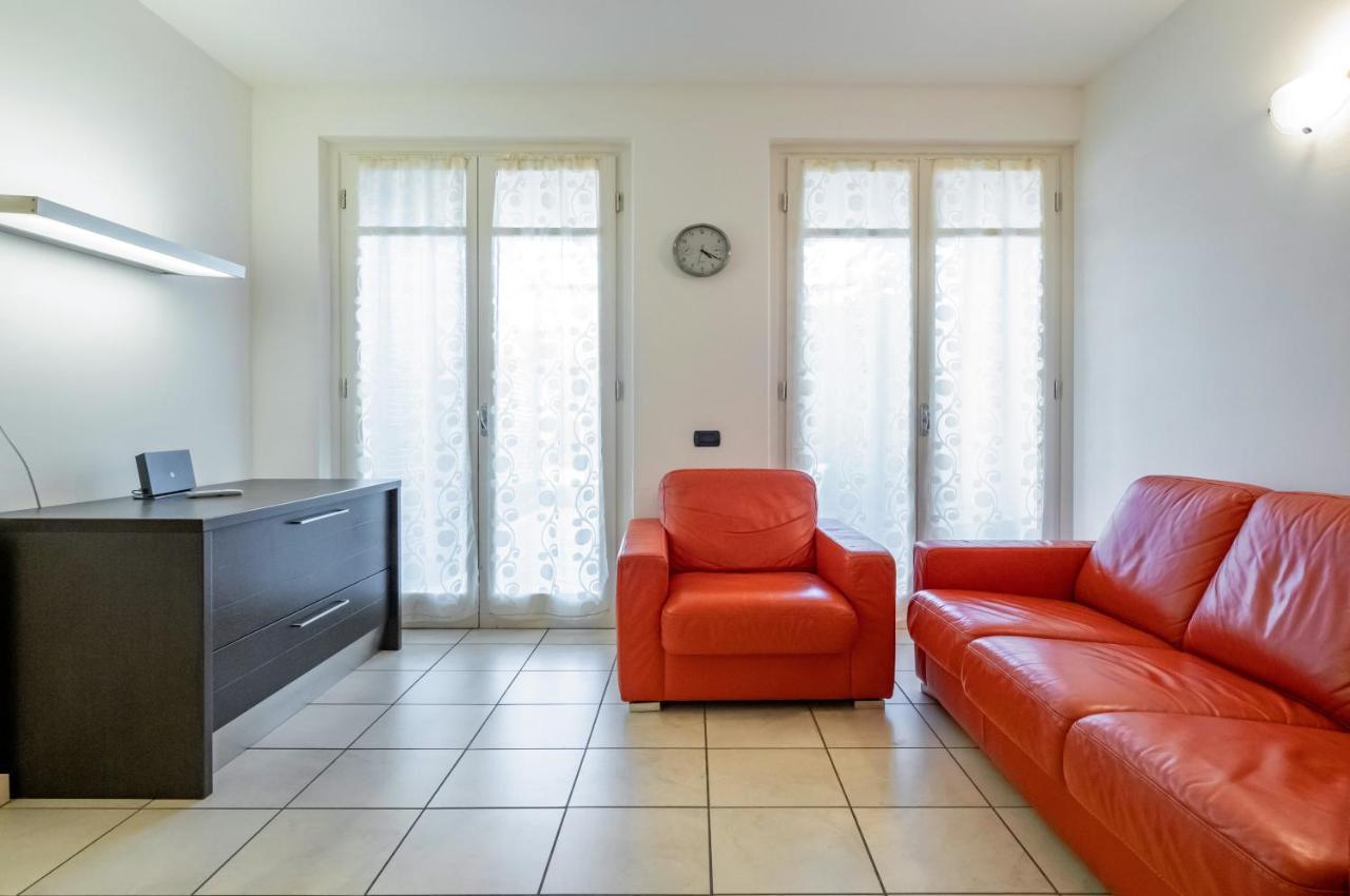 Apartamento Piana Di Solaro Modern Flat & Swimming Pool Lerici Exterior foto