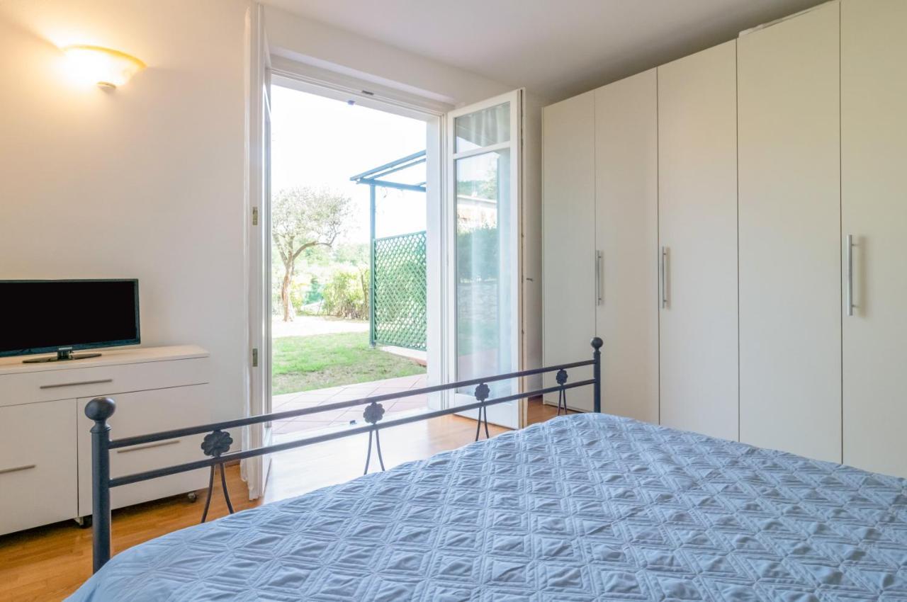 Apartamento Piana Di Solaro Modern Flat & Swimming Pool Lerici Exterior foto