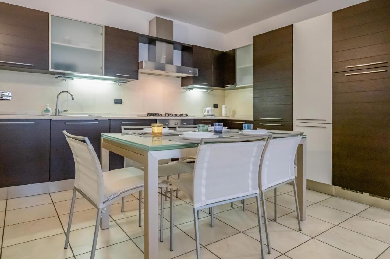 Apartamento Piana Di Solaro Modern Flat & Swimming Pool Lerici Exterior foto
