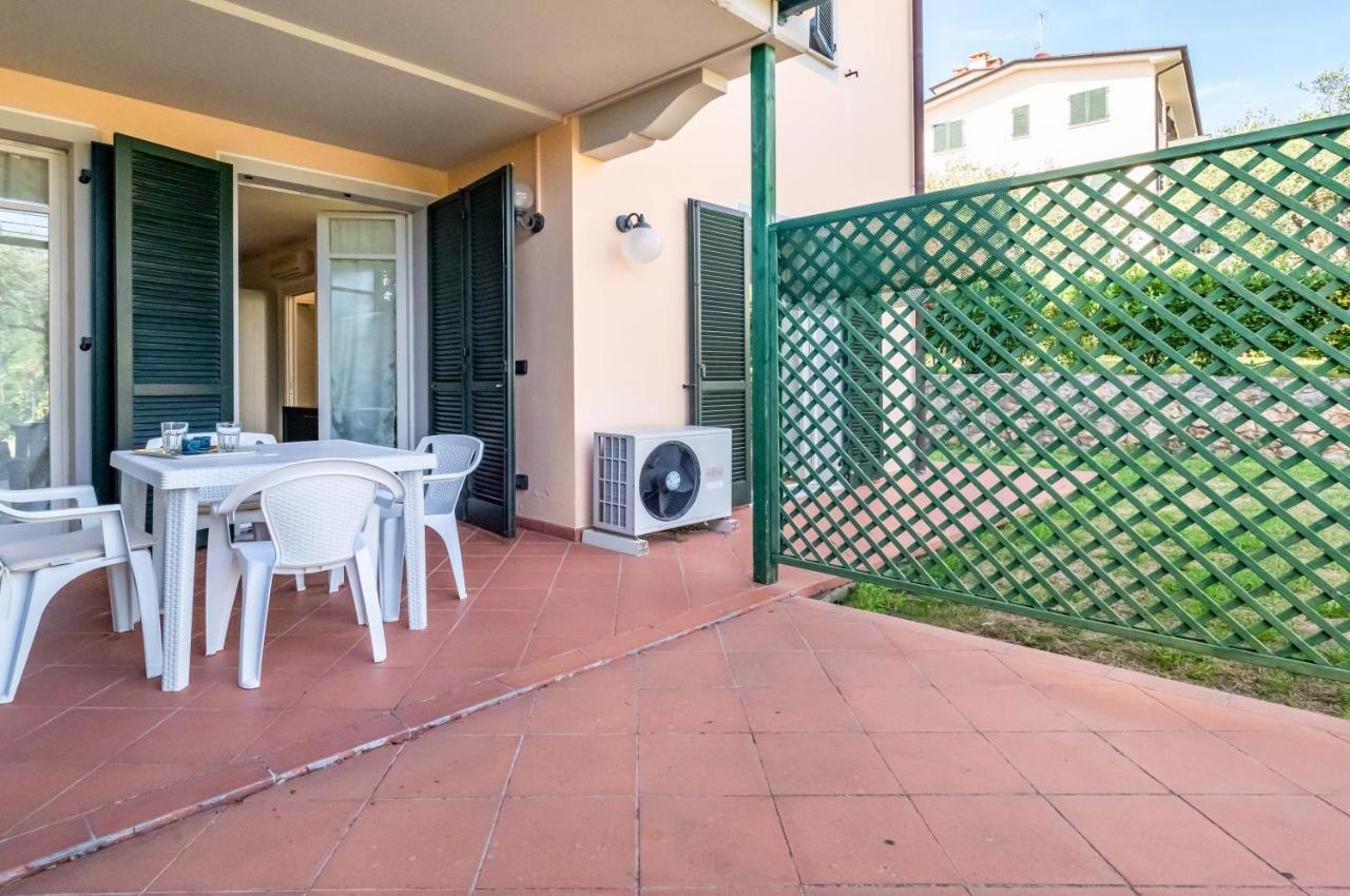 Apartamento Piana Di Solaro Modern Flat & Swimming Pool Lerici Exterior foto