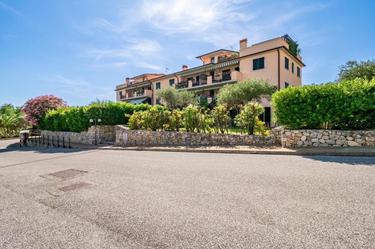Apartamento Piana Di Solaro Modern Flat & Swimming Pool Lerici Exterior foto